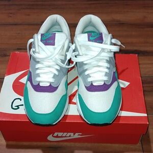 NIKE AIR MAX 1   CLEAR EMERALD & PURPLE   RARE !!!!!